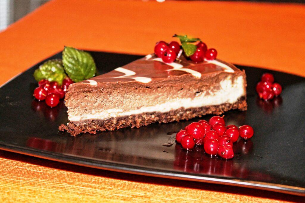 cokoladovo-vanilkovy-proteinovy-cheesecake